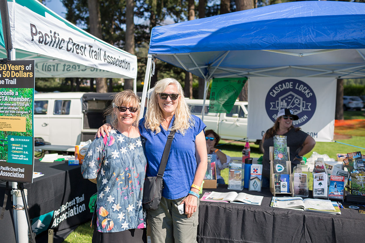 Volunteers Pacific Crest Trail Days Volunteer at PCT DAYS